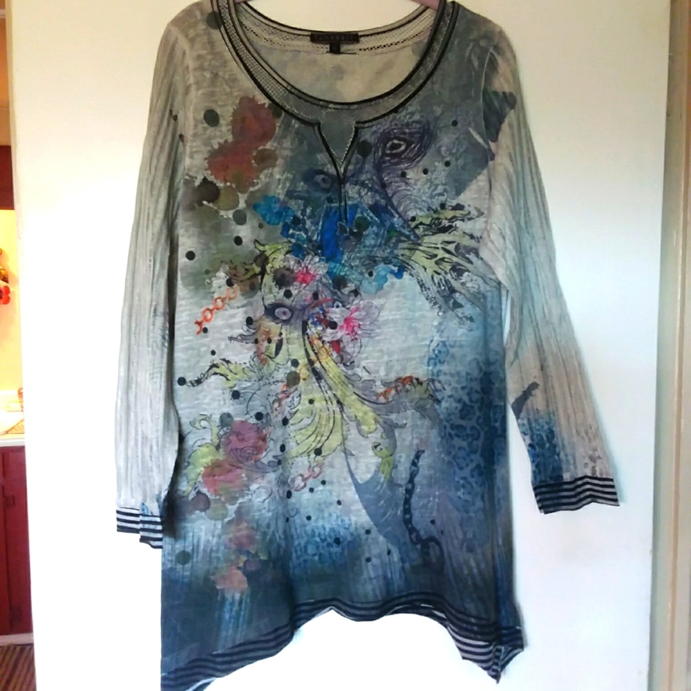 Funsport ladies top in size XL.